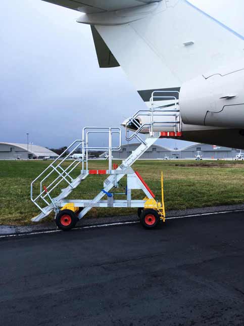 2.5m Towable chassis with stability jacks