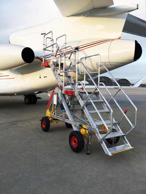 2.5m Towable chassis with stability jacks